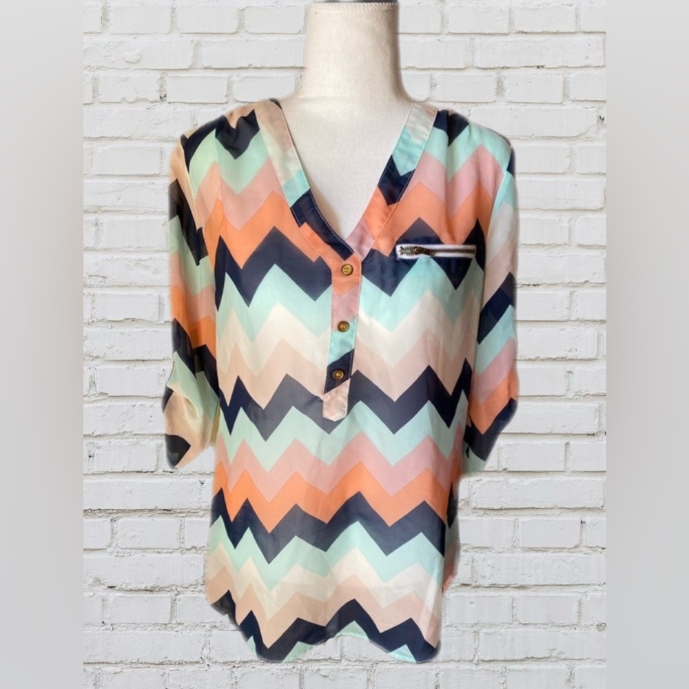 ⭐️3 for $20 VERSONA boutique button down Blouse in a size Medium like new